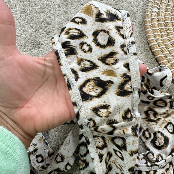 Lahana Swim Women’s Omala Cheeky One-Piece Swimsuit in Vintage Nude Leopard S - Picture 8 of 15